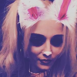 Meet your Posher, Christina